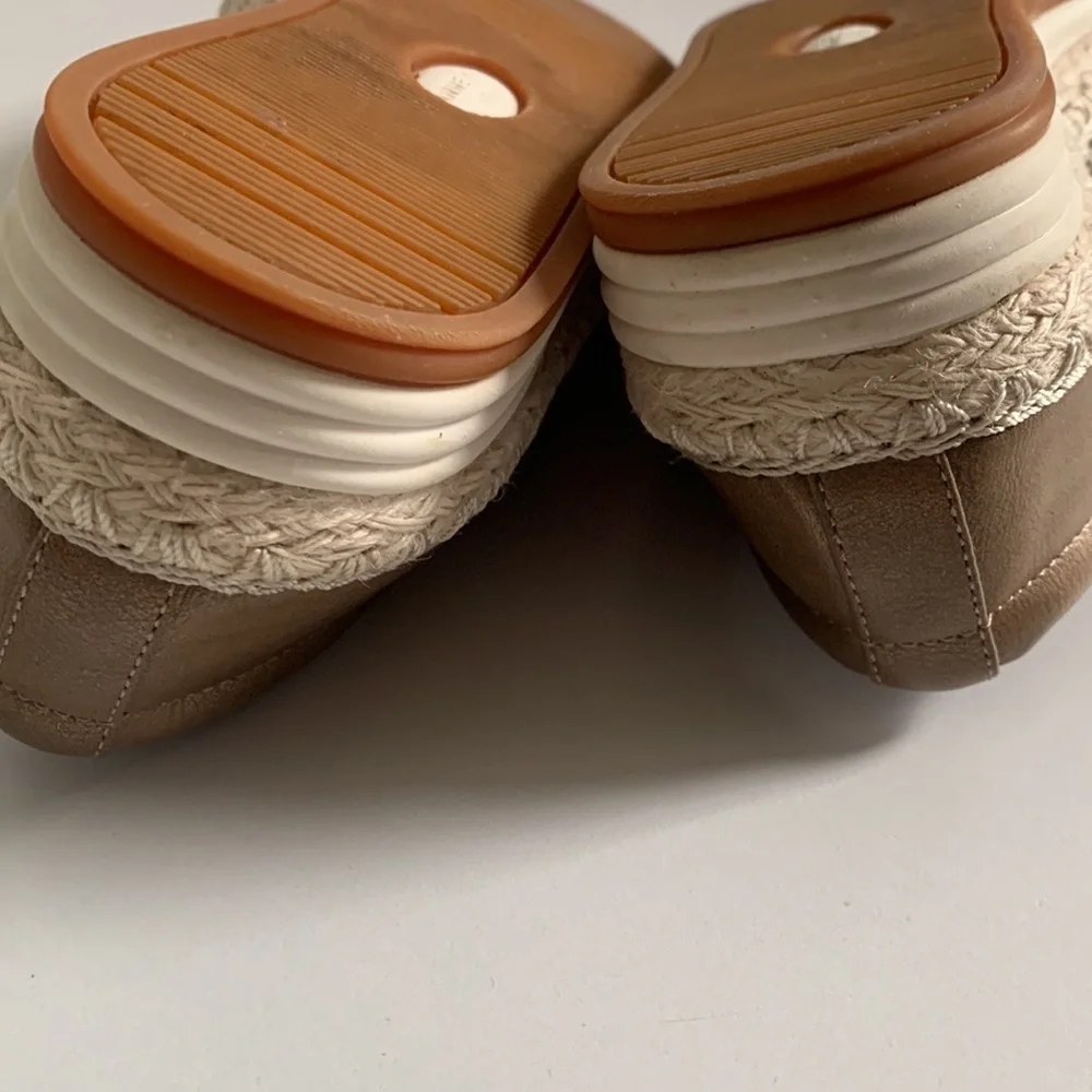 Anne Klein Tan Espadrille‎ Loafers Size 6M